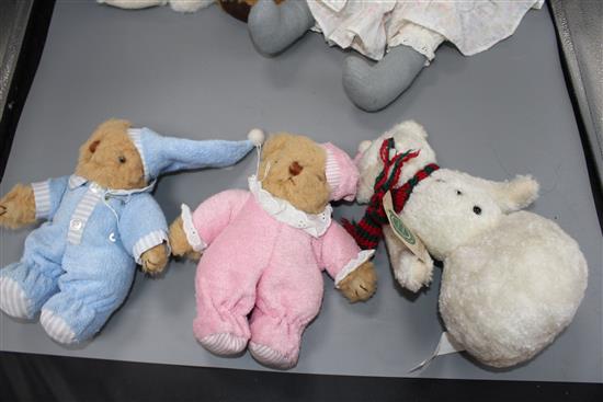 Sixteen soft toys including Boyds and others